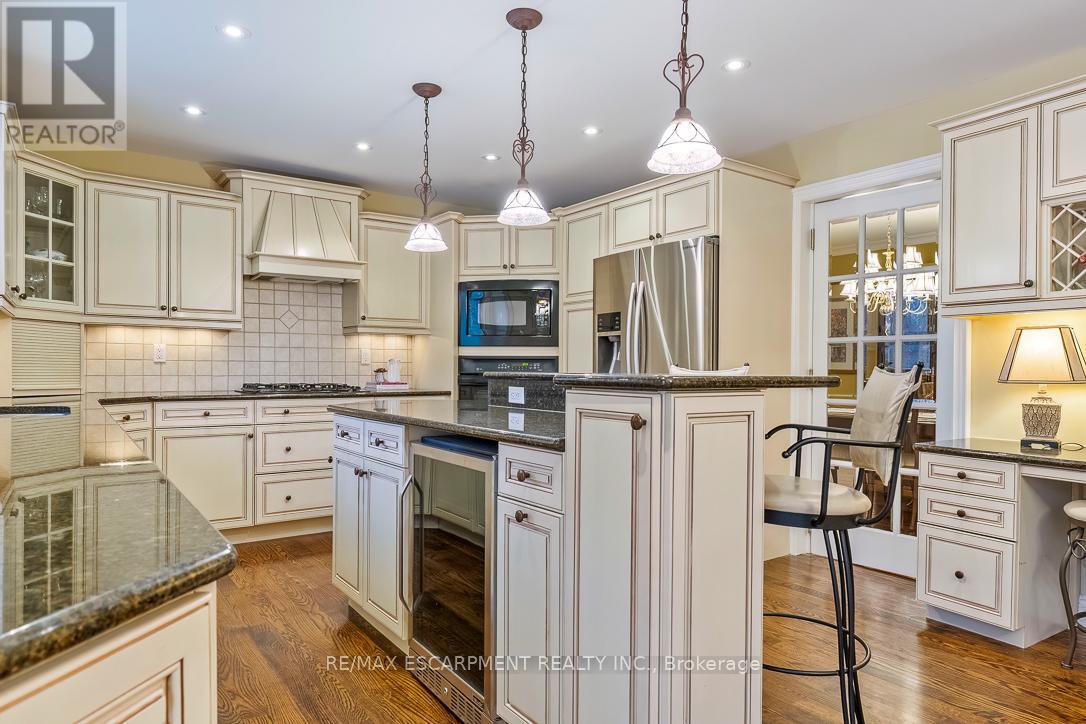 1085 Denfield Terrace, Oakville, Ontario  L6M 1Z8 - Photo 11 - W12914798