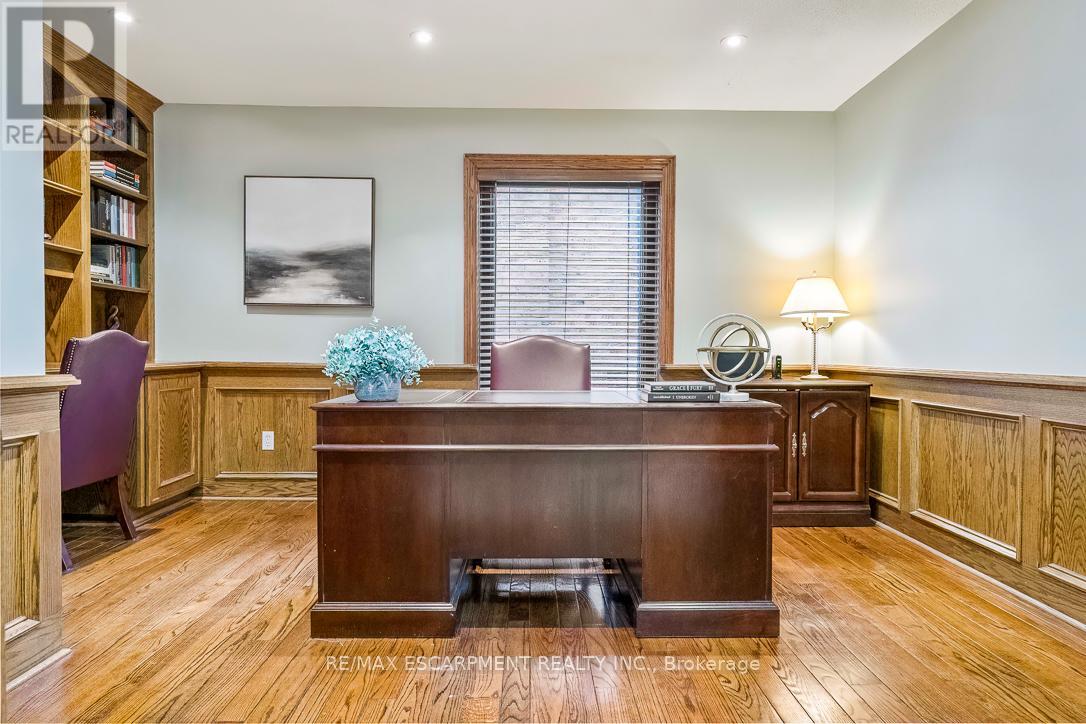 1085 Denfield Terrace, Oakville, Ontario  L6M 1Z8 - Photo 17 - W12914798