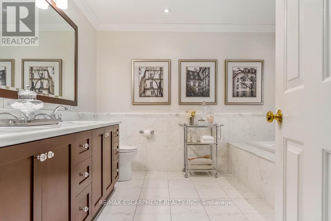 1085 Denfield Terrace, Oakville, Ontario  L6M 1Z8 - Photo 24 - W12914798