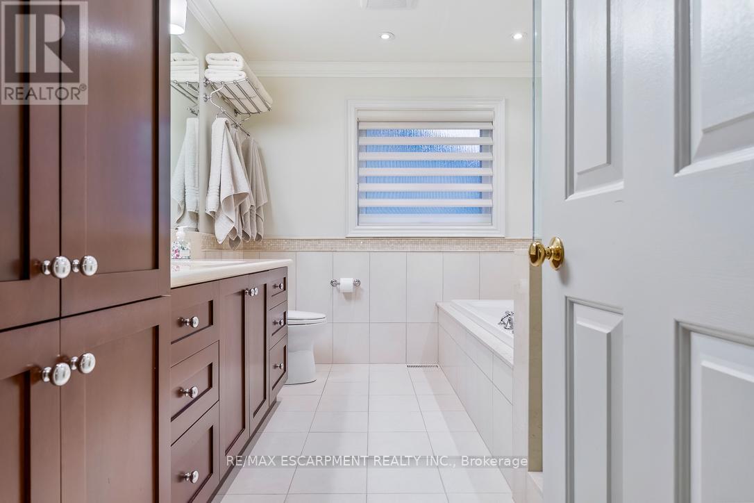 1085 Denfield Terrace, Oakville, Ontario  L6M 1Z8 - Photo 34 - W12914798