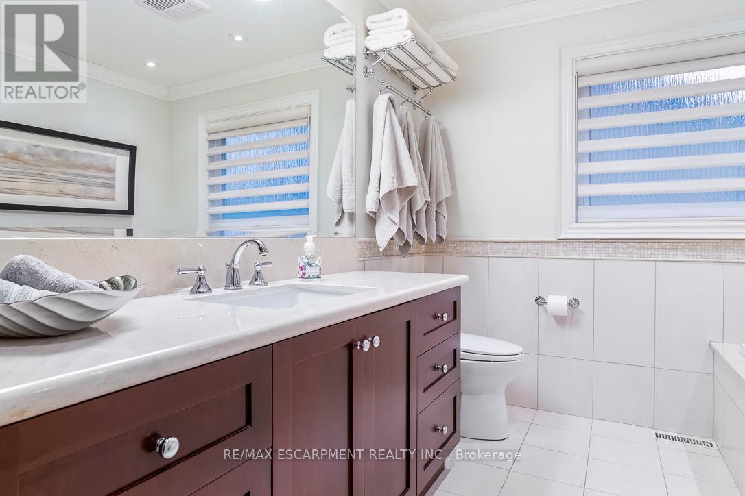 1085 Denfield Terrace, Oakville, Ontario  L6M 1Z8 - Photo 35 - W12914798