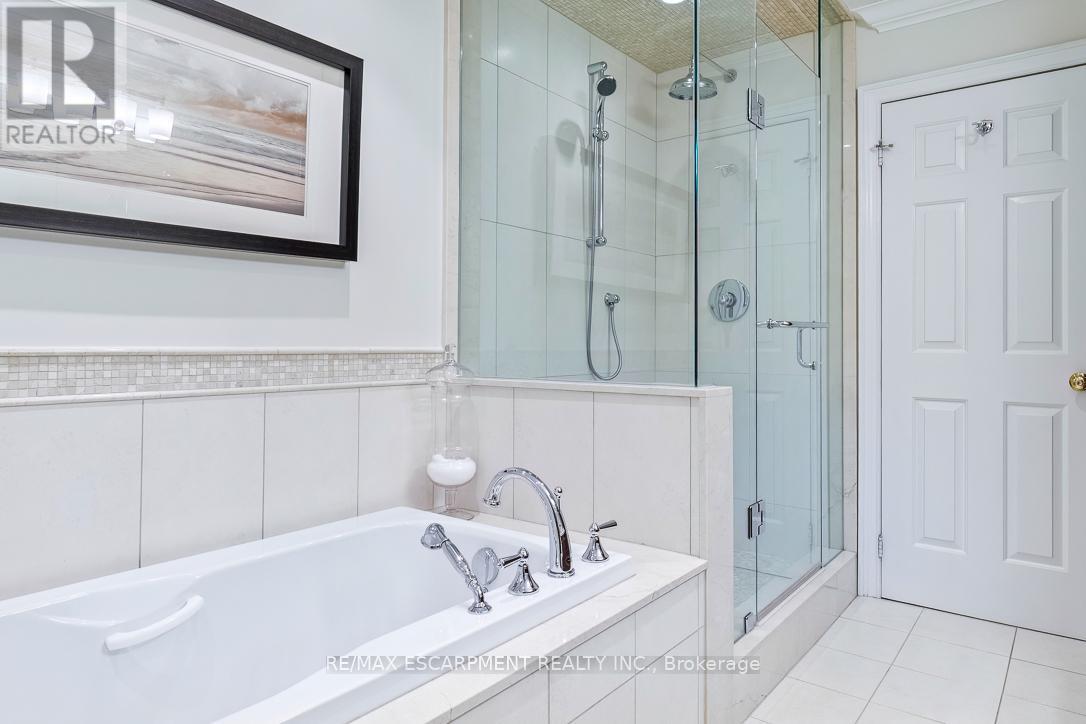 1085 Denfield Terrace, Oakville, Ontario  L6M 1Z8 - Photo 36 - W12914798