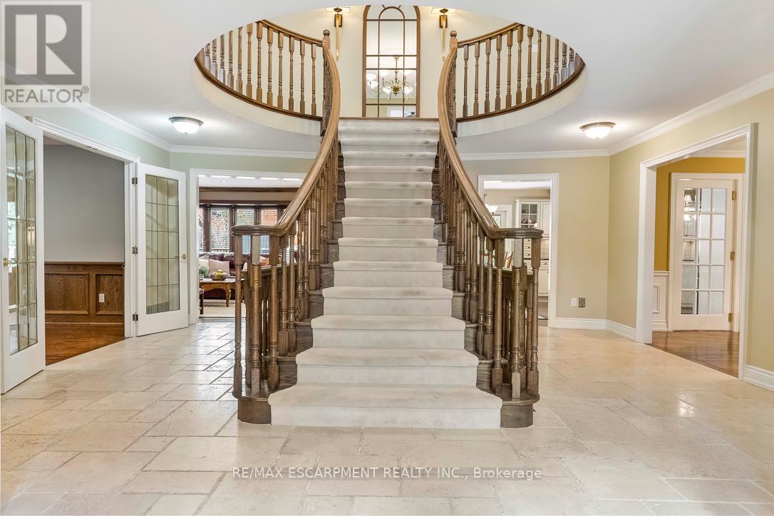 1085 Denfield Terrace, Oakville, Ontario  L6M 1Z8 - Photo 4 - W12914798