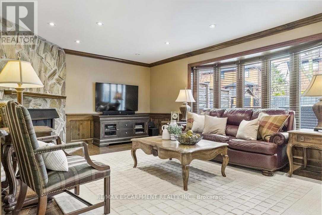 1085 Denfield Terrace, Oakville, Ontario  L6M 1Z8 - Photo 5 - W12914798