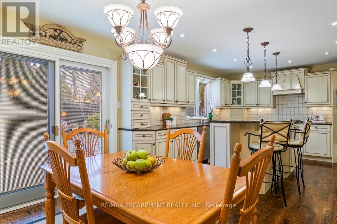 1085 Denfield Terrace, Oakville, Ontario  L6M 1Z8 - Photo 8 - W12914798