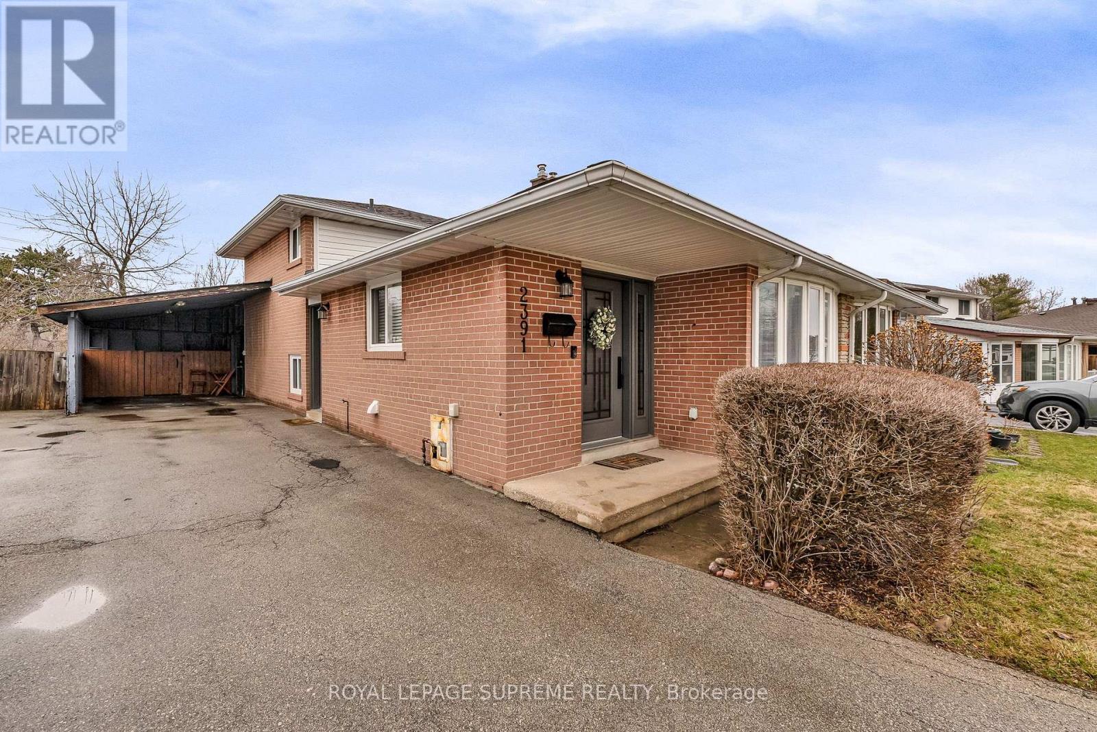 2391 Padstow Crescent, Mississauga, Ontario  L5J 2G2 - Photo 2 - W12914812