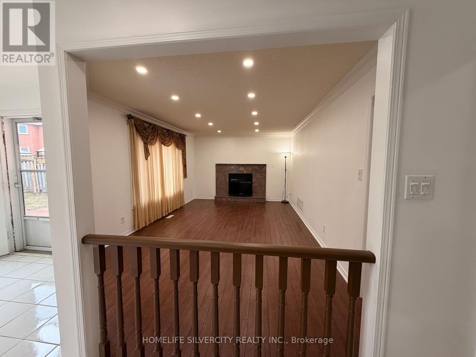 5 Blue Oak Avenue, Brampton, Ontario  L6R 1C1 - Photo 11 - W12914844