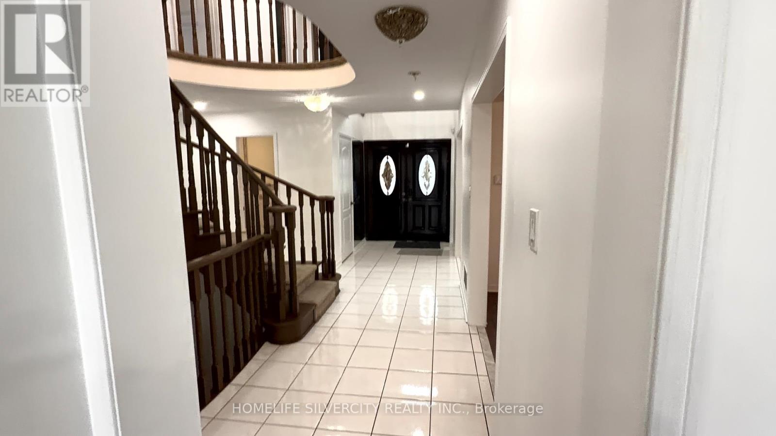 5 Blue Oak Avenue, Brampton, Ontario  L6R 1C1 - Photo 13 - W12914844