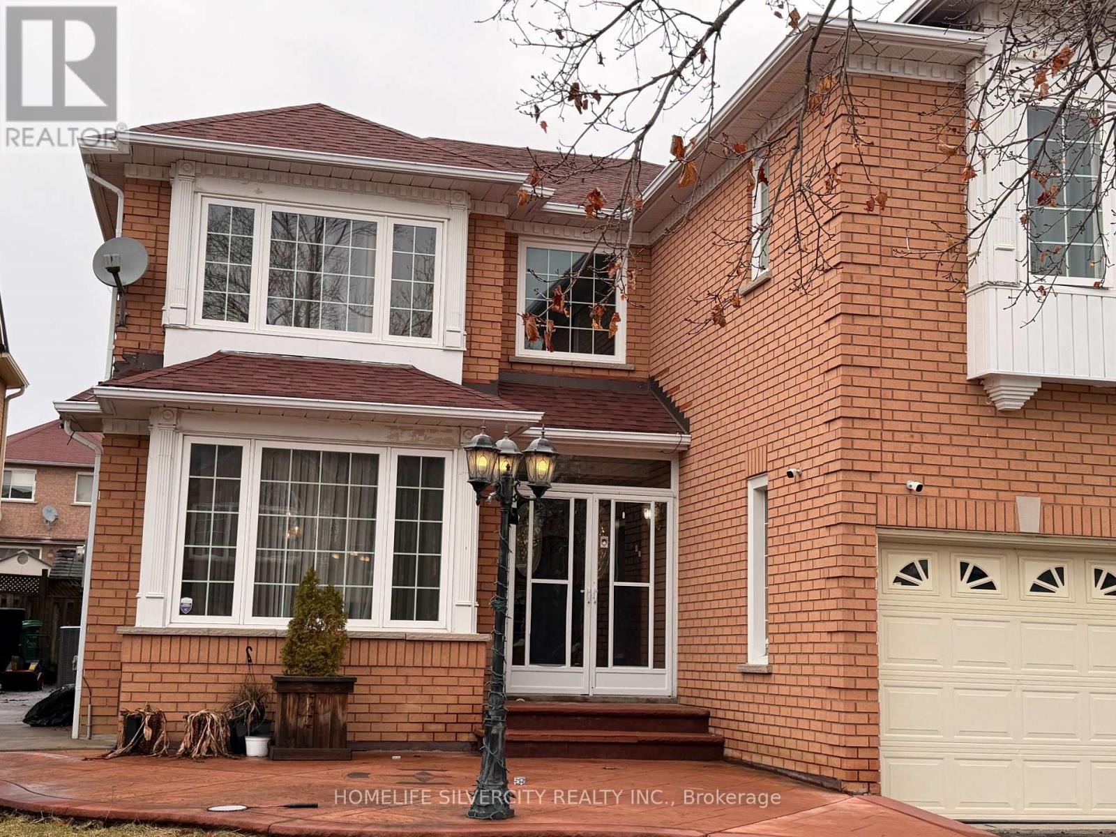 5 Blue Oak Avenue, Brampton, Ontario  L6R 1C1 - Photo 2 - W12914844