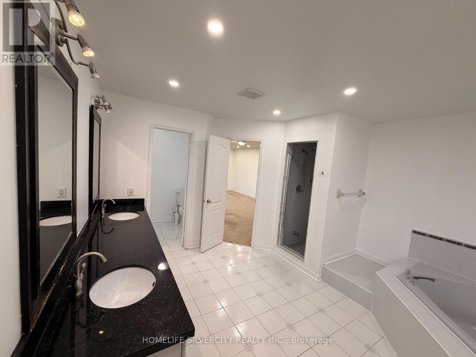 5 Blue Oak Avenue, Brampton, Ontario  L6R 1C1 - Photo 22 - W12914844