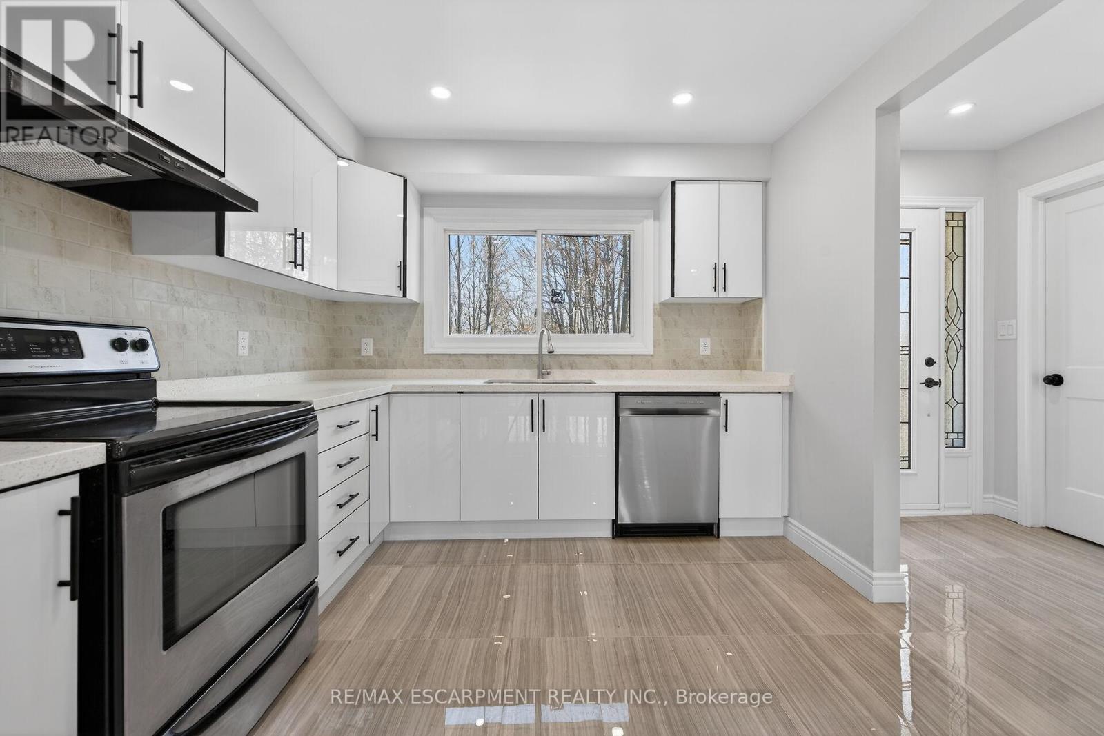 153 - 2050 Upper Middle Road, Burlington, Ontario  L7P 3R9 - Photo 10 - W12914850