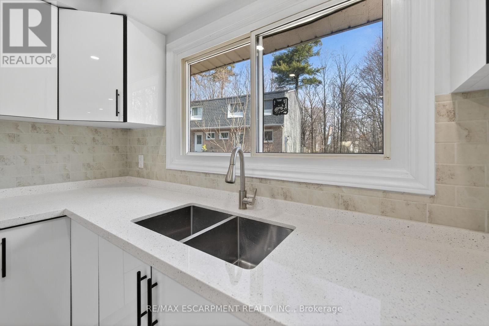 153 - 2050 Upper Middle Road, Burlington, Ontario  L7P 3R9 - Photo 13 - W12914850