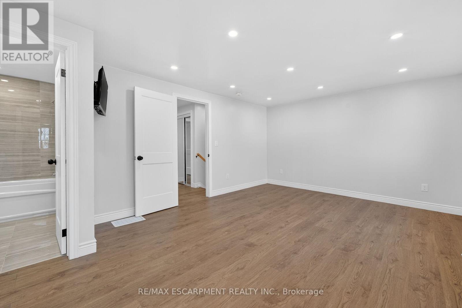 153 - 2050 Upper Middle Road, Burlington, Ontario  L7P 3R9 - Photo 26 - W12914850