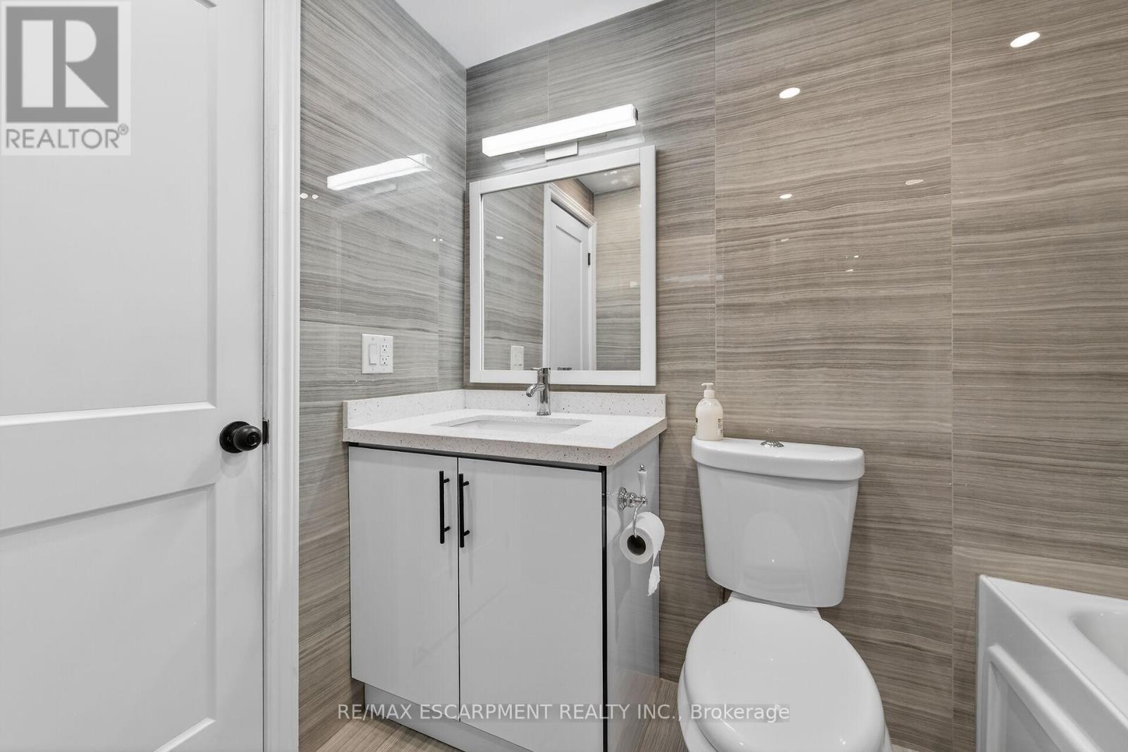 153 - 2050 Upper Middle Road, Burlington, Ontario  L7P 3R9 - Photo 28 - W12914850