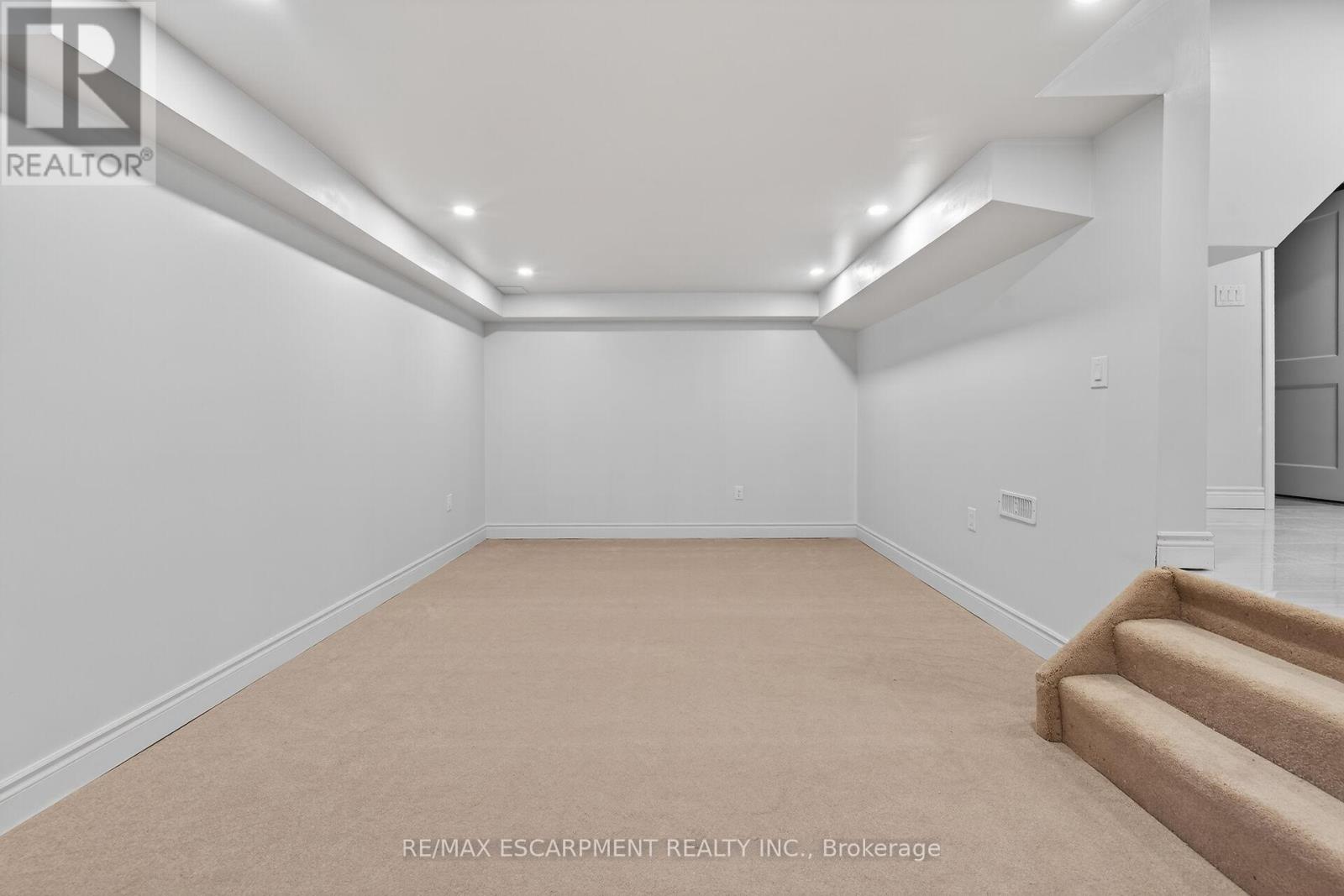 153 - 2050 Upper Middle Road, Burlington, Ontario  L7P 3R9 - Photo 37 - W12914850