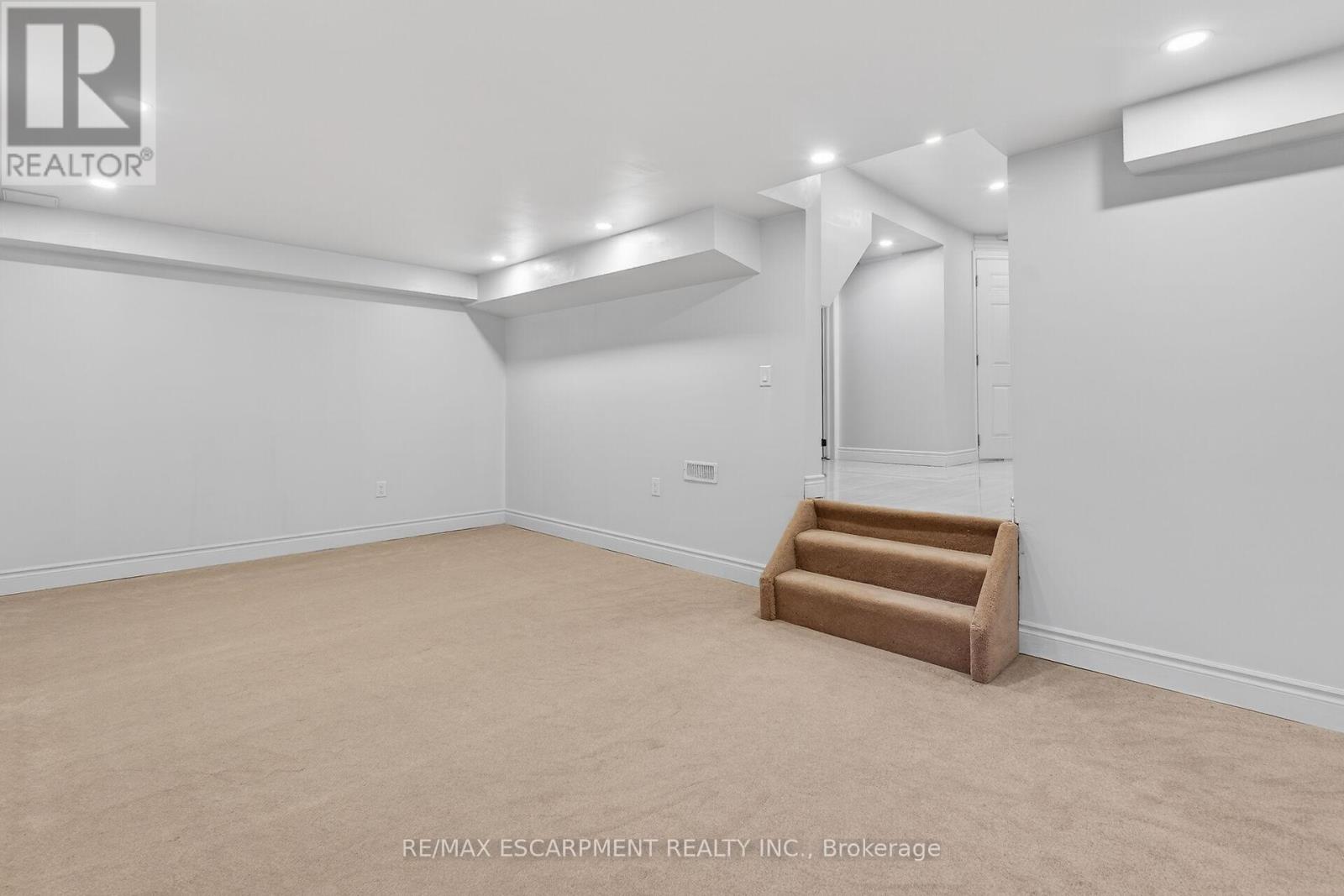 153 - 2050 Upper Middle Road, Burlington, Ontario  L7P 3R9 - Photo 38 - W12914850