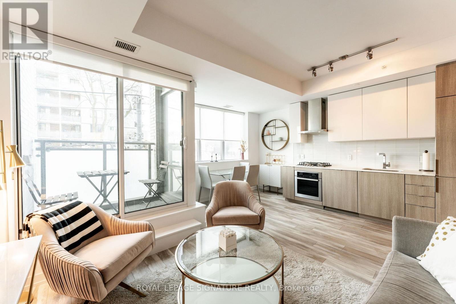 219 - 38 HOWARD PARK AVENUE, Toronto, Ontario