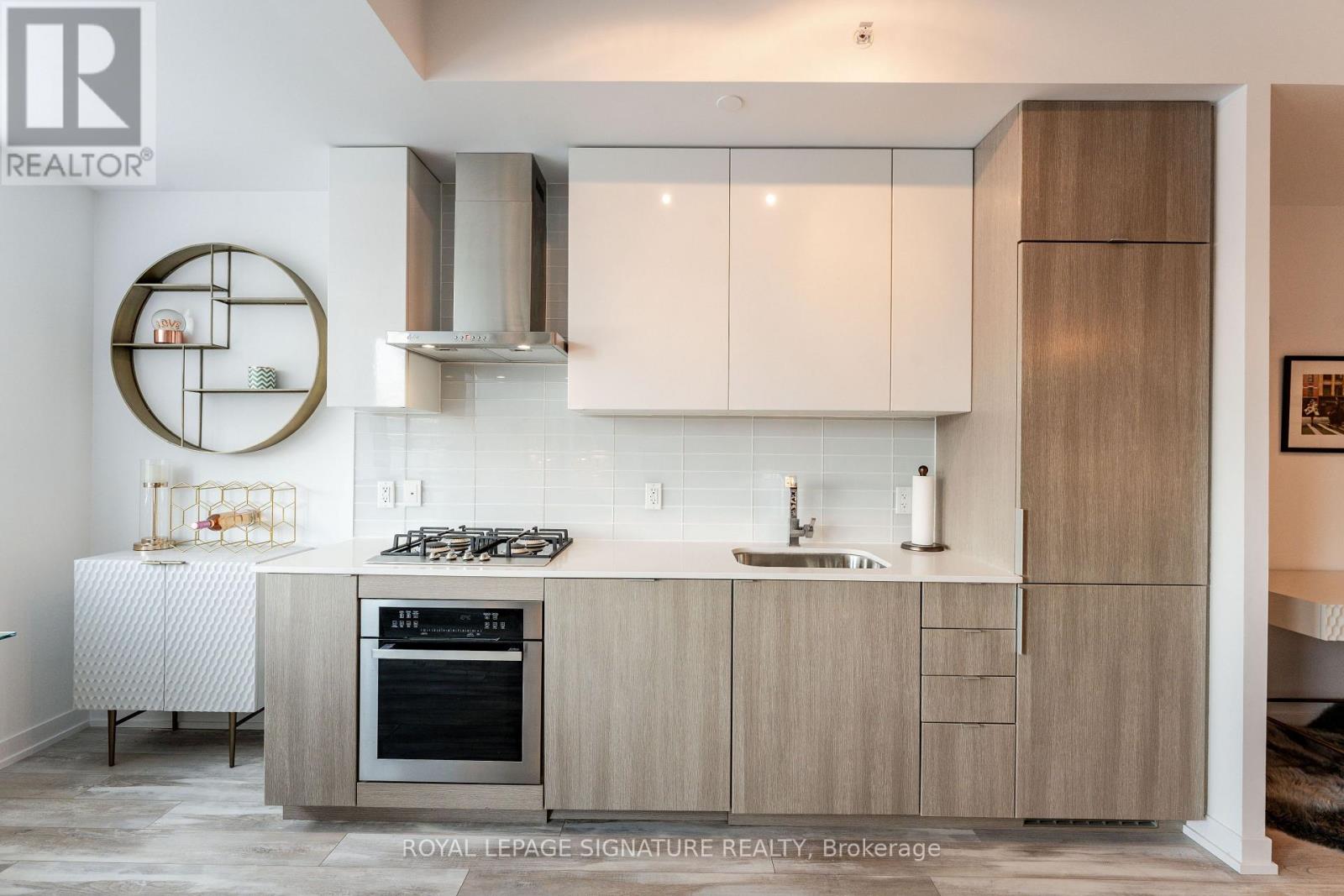 219 - 38 Howard Park Avenue, Toronto, Ontario  M6R 0A7 - Photo 5 - W12914860