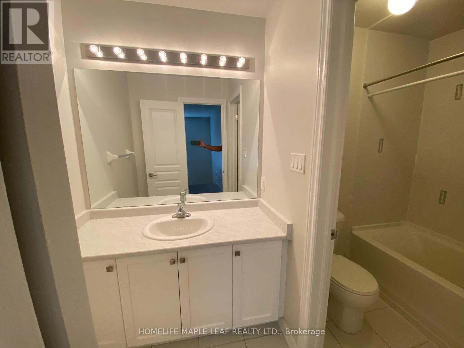 70 Aspen Hills (Upper) Road, Brampton, Ontario  L6Y 0H7 - Photo 11 - W12914862