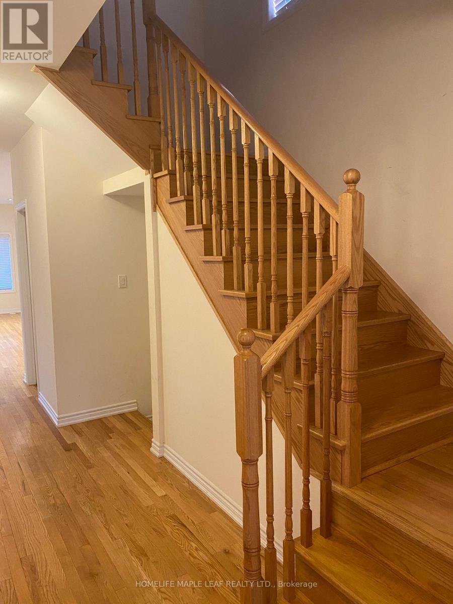 70 Aspen Hills (Upper) Road, Brampton, Ontario  L6Y 0H7 - Photo 4 - W12914862