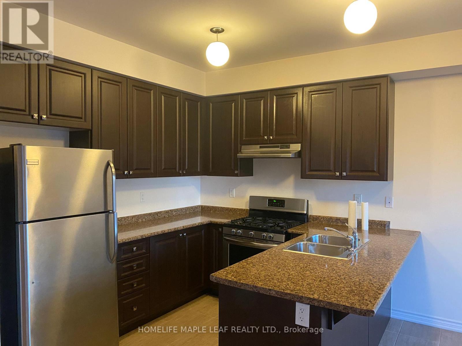 70 Aspen Hills (Upper) Road, Brampton, Ontario  L6Y 0H7 - Photo 5 - W12914862