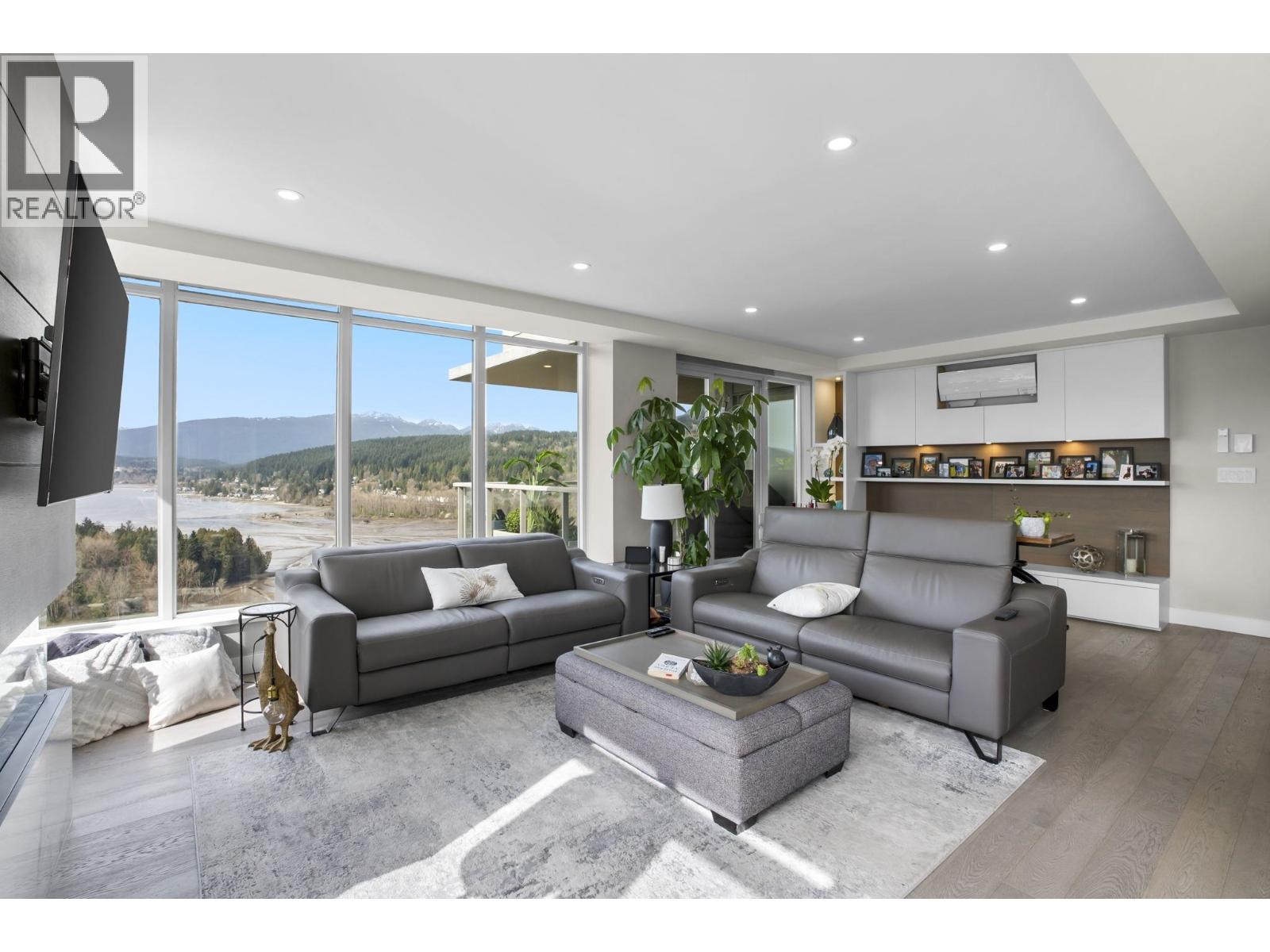 3002 660 Nootka Way, Port Moody, British Columbia  V3H 0B7 - Photo 2 - R3102309