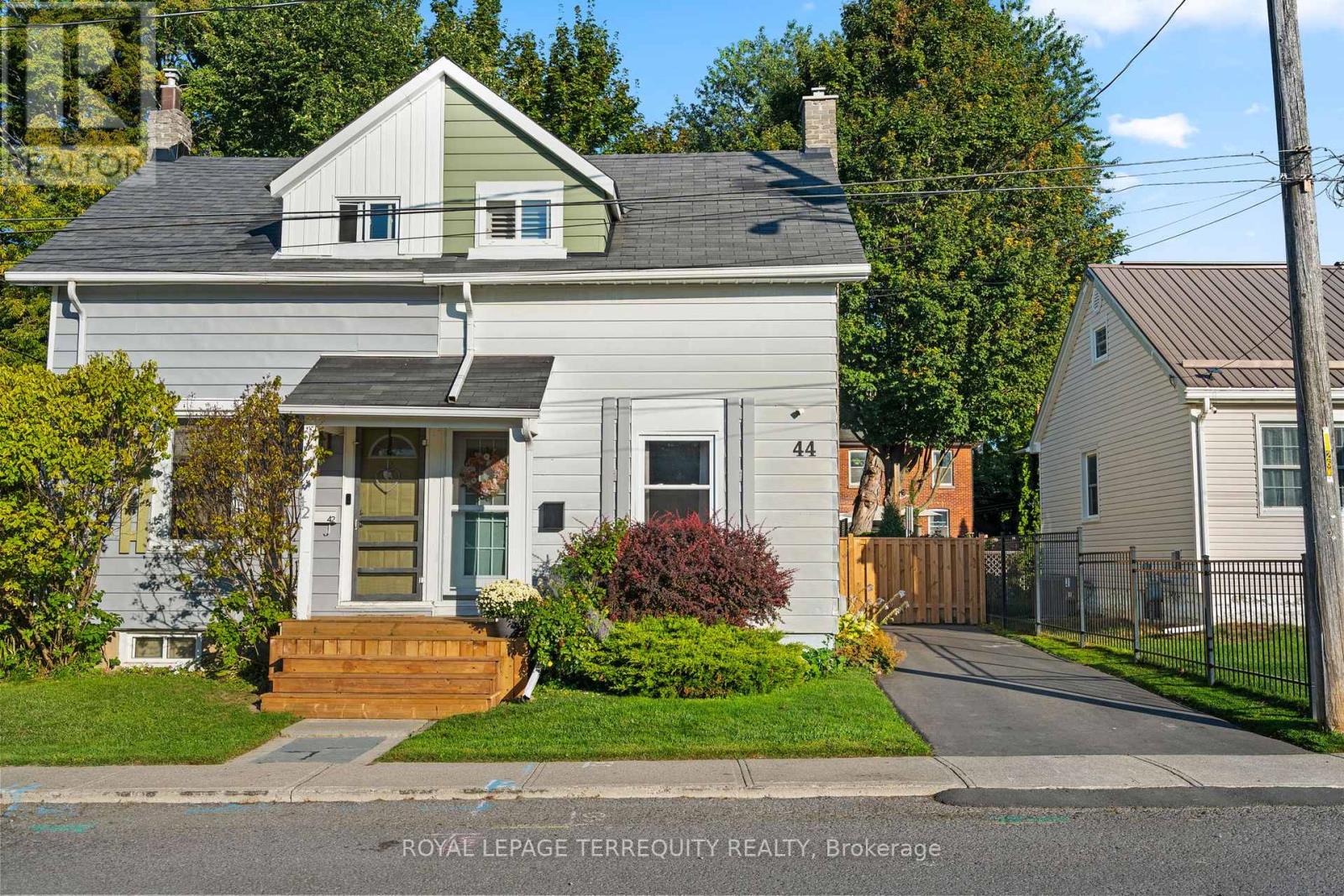 44 YOUNG STREET, Port Hope, Ontario