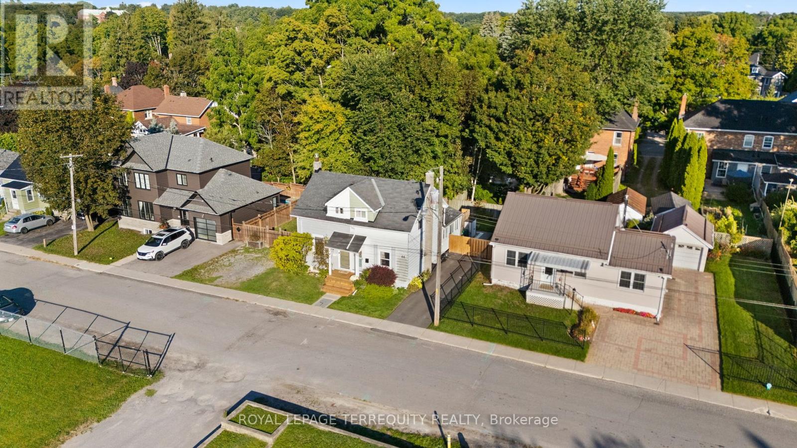 44 Young Street, Port Hope, Ontario  L1A 1M6 - Photo 2 - X12914652