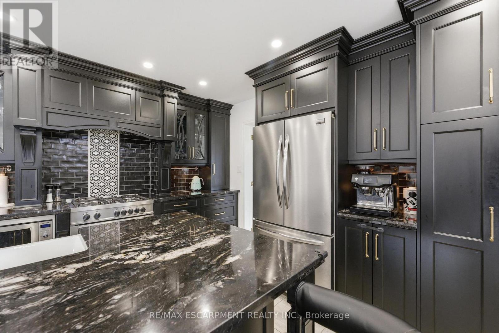 138 Miller Drive, Hamilton, Ontario  L9G 4W4 - Photo 13 - X12914668