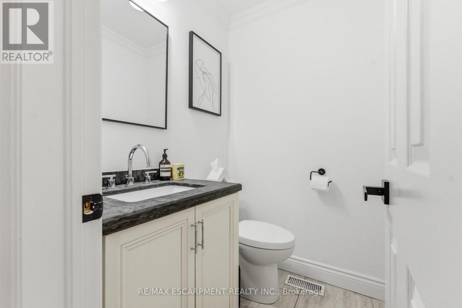 138 Miller Drive, Hamilton, Ontario  L9G 4W4 - Photo 20 - X12914668