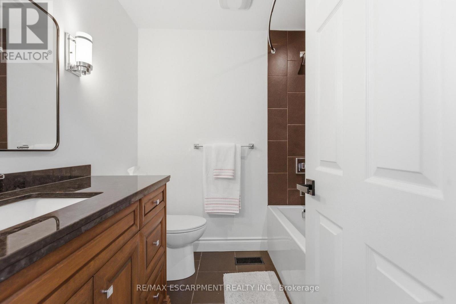 138 Miller Drive, Hamilton, Ontario  L9G 4W4 - Photo 34 - X12914668