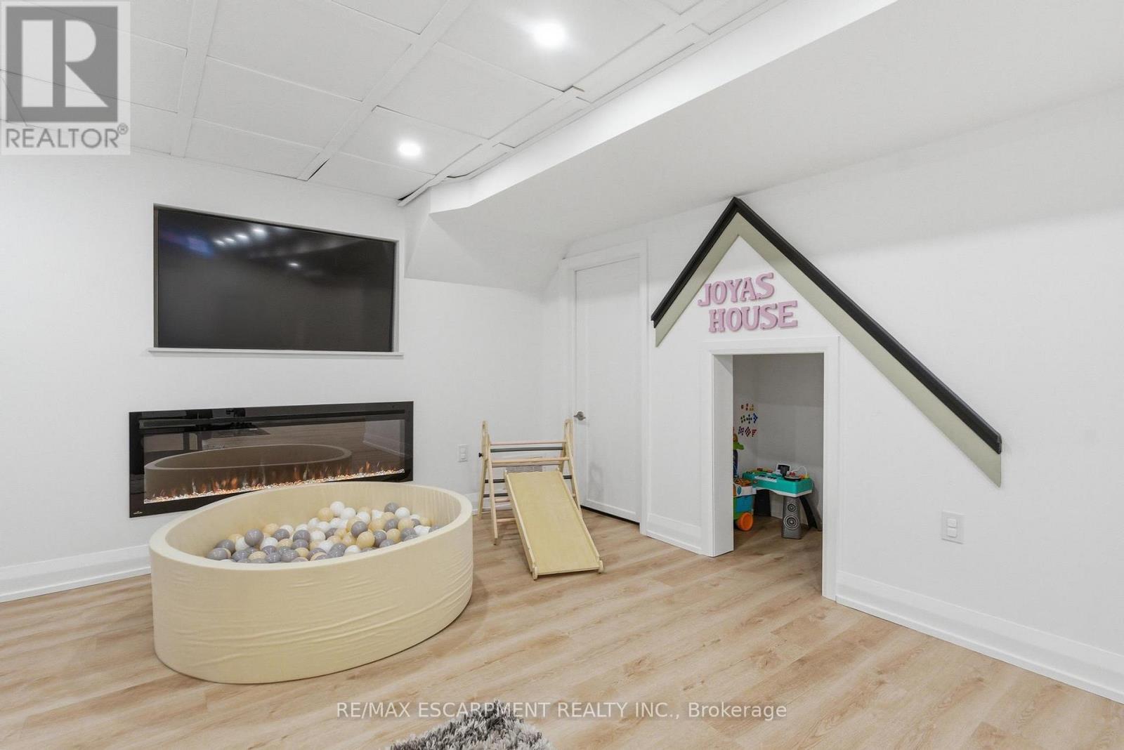 138 Miller Drive, Hamilton, Ontario  L9G 4W4 - Photo 39 - X12914668