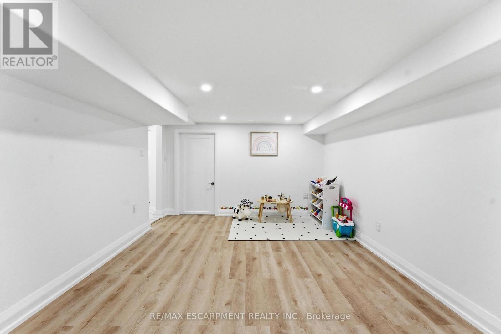 138 Miller Drive, Hamilton, Ontario  L9G 4W4 - Photo 40 - X12914668