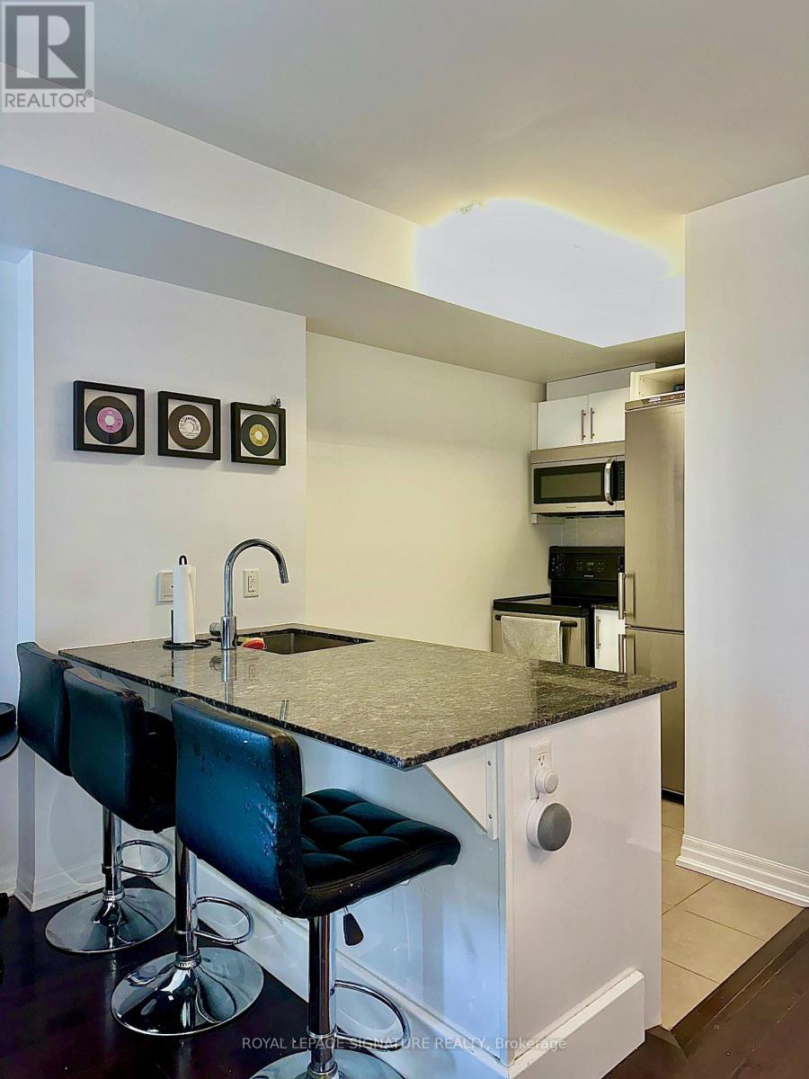 1208 - 242 Rideau Street, Ottawa, Ontario  K1N 0B7 - Photo 10 - X12914814