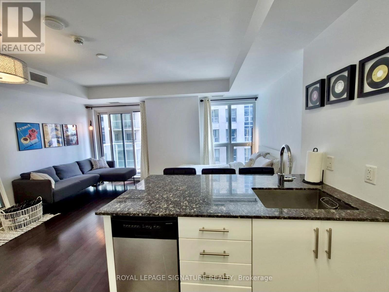 1208 - 242 Rideau Street, Ottawa, Ontario  K1N 0B7 - Photo 11 - X12914814