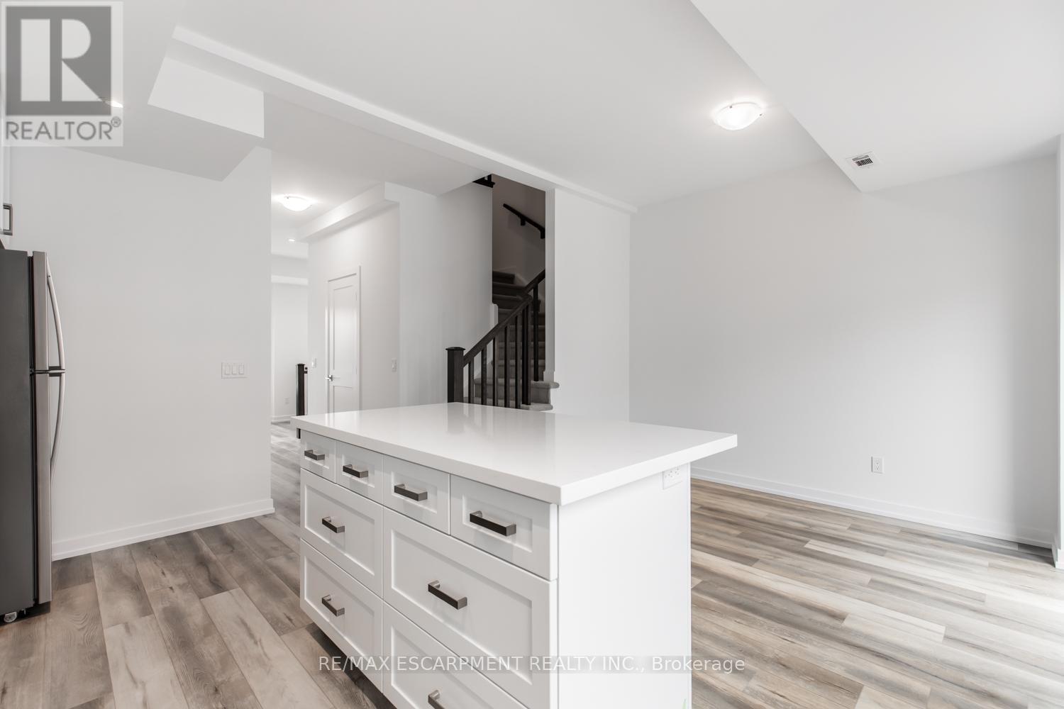 4 - 70 Kenesky Drive, Hamilton, Ontario  L8B 2A9 - Photo 14 - X12914868