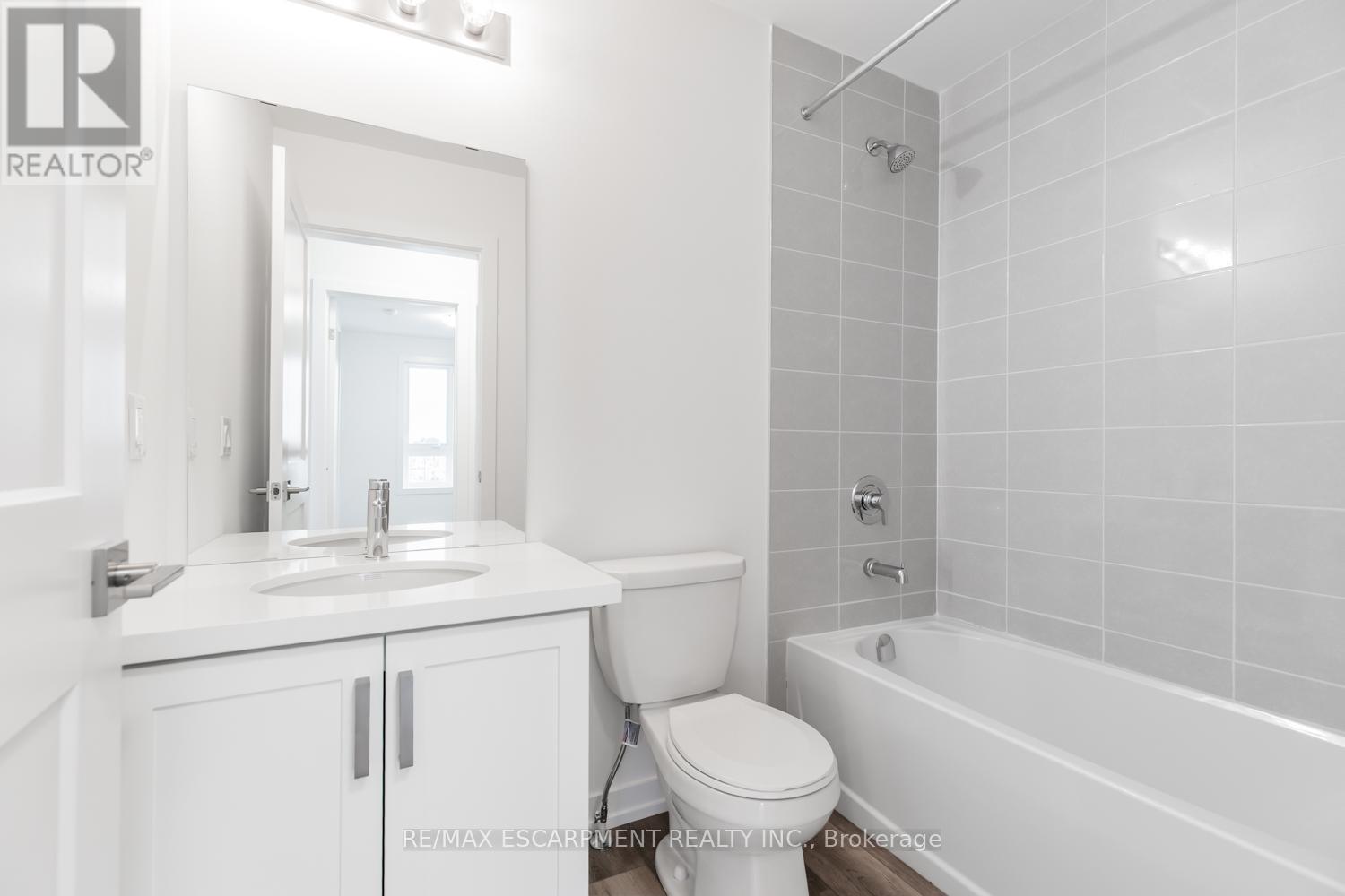 4 - 70 Kenesky Drive, Hamilton, Ontario  L8B 2A9 - Photo 29 - X12914868