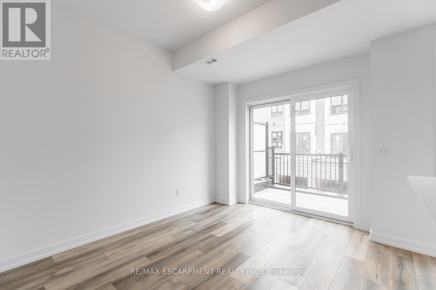 4 - 70 Kenesky Drive, Hamilton, Ontario  L8B 2A9 - Photo 9 - X12914868