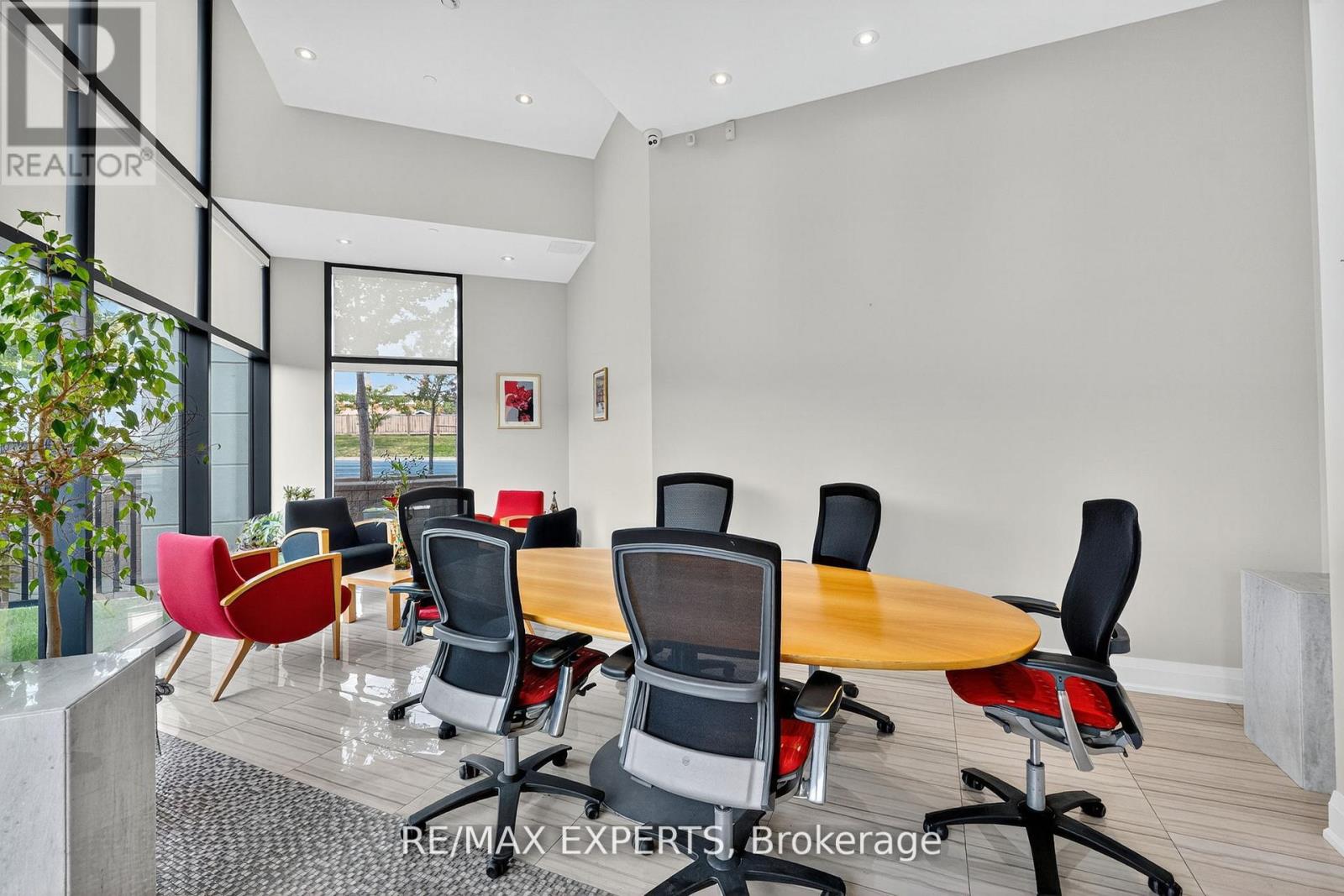 6 - 12 Woodstream Boulevard, Vaughan, Ontario  L4L 8C3 - Photo 6 - N12909990