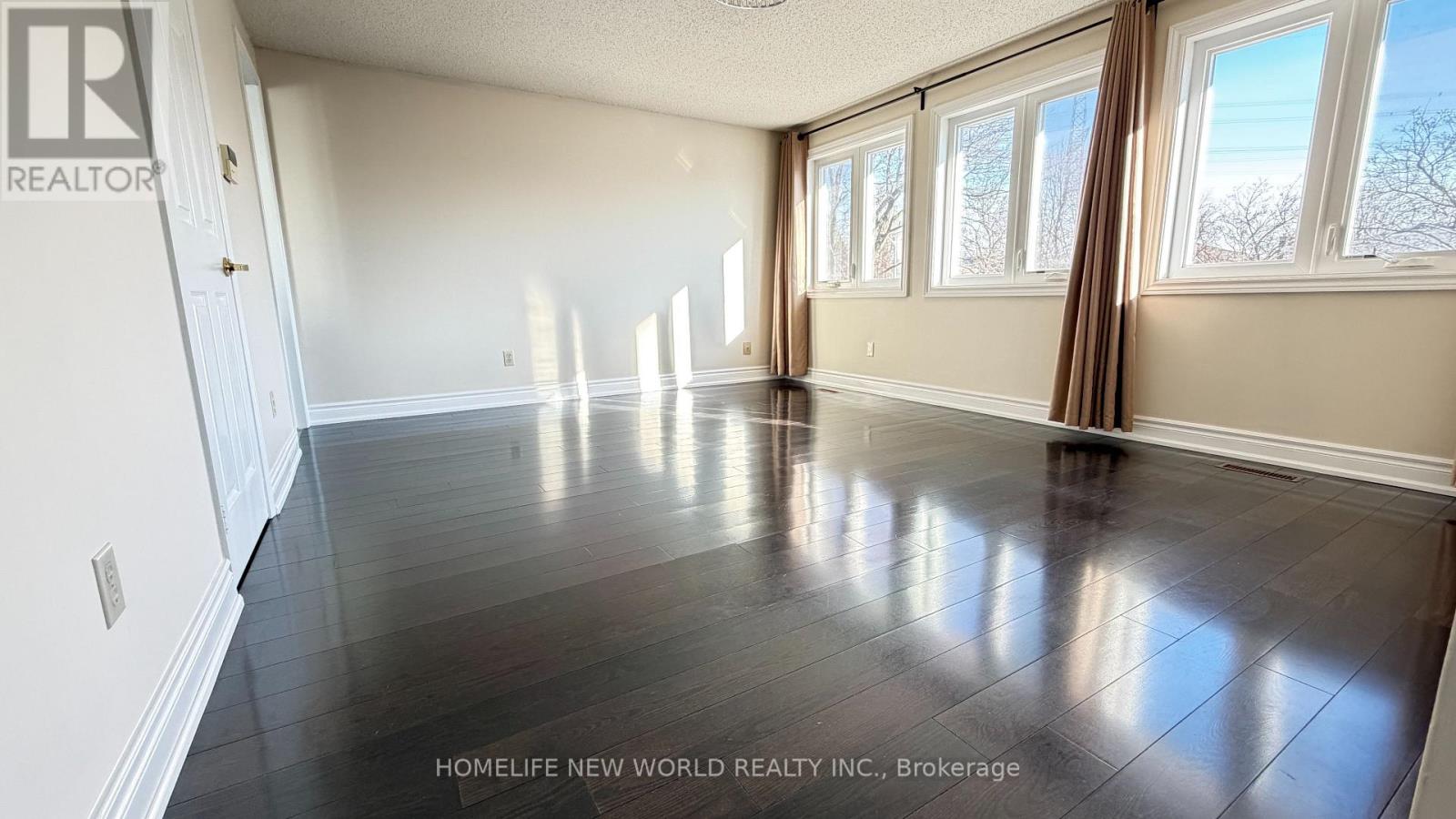 149 Huntington Park Drive, Markham, Ontario  L3T 7K1 - Photo 9 - N12910374