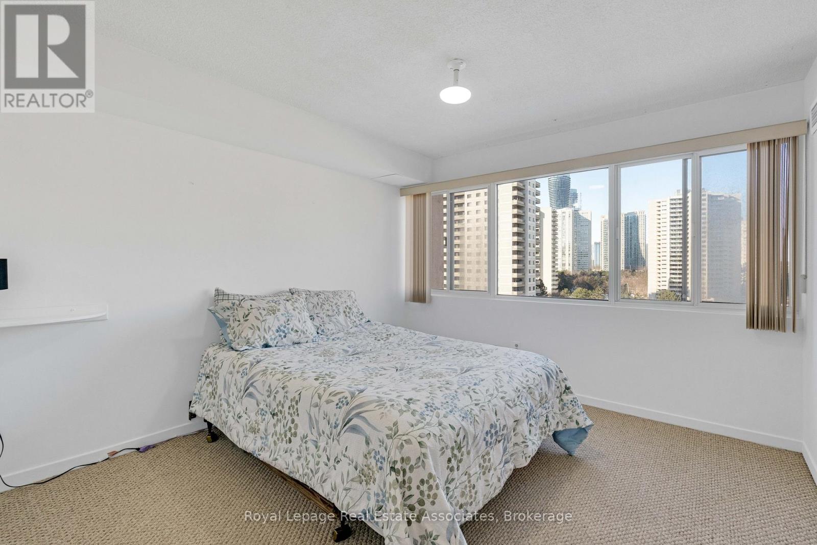 912 - 50 Elm Drive E, Mississauga, Ontario  L5A 3X2 - Photo 18 - W12782546