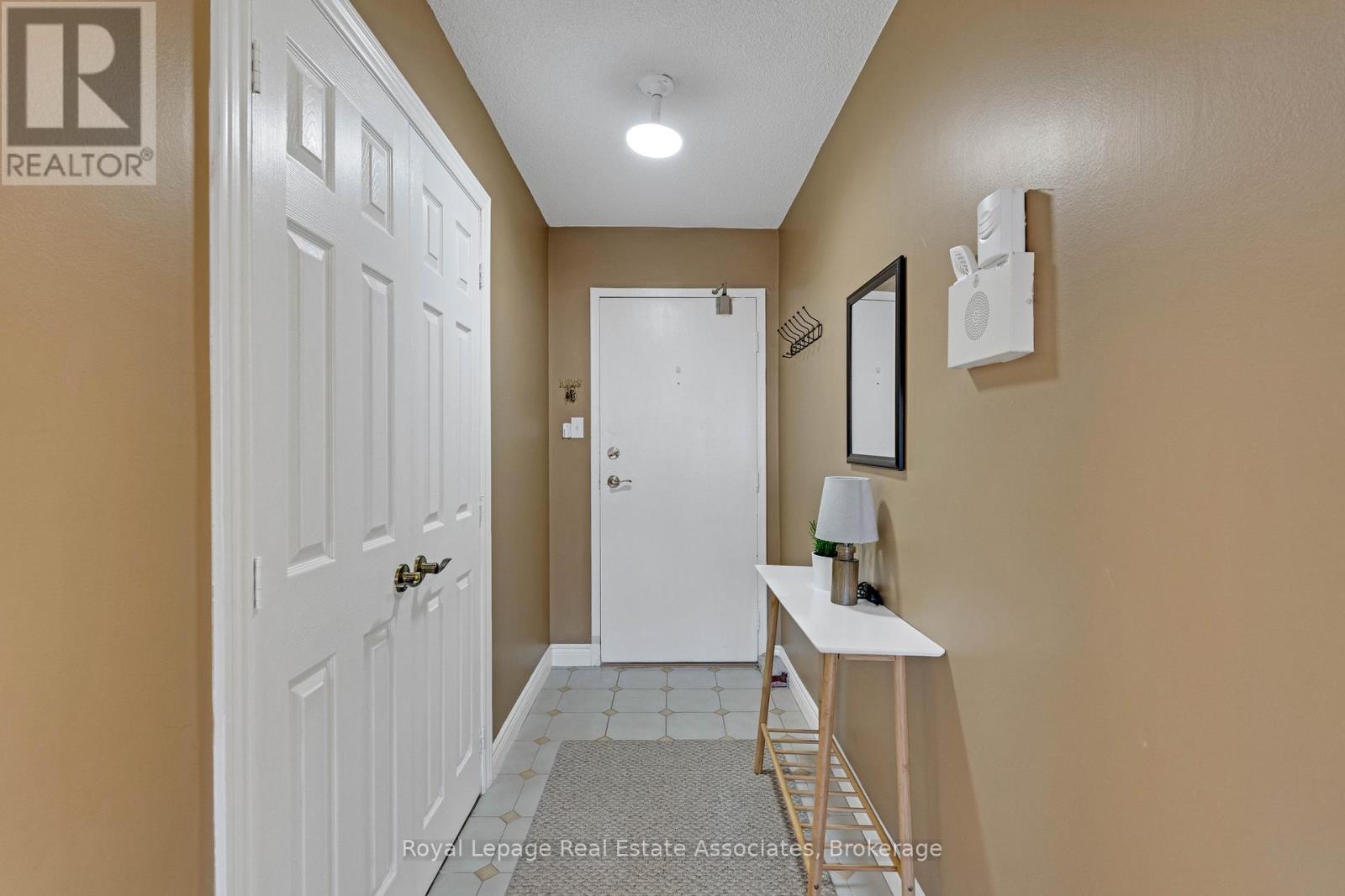 912 - 50 Elm Drive E, Mississauga, Ontario  L5A 3X2 - Photo 4 - W12782546