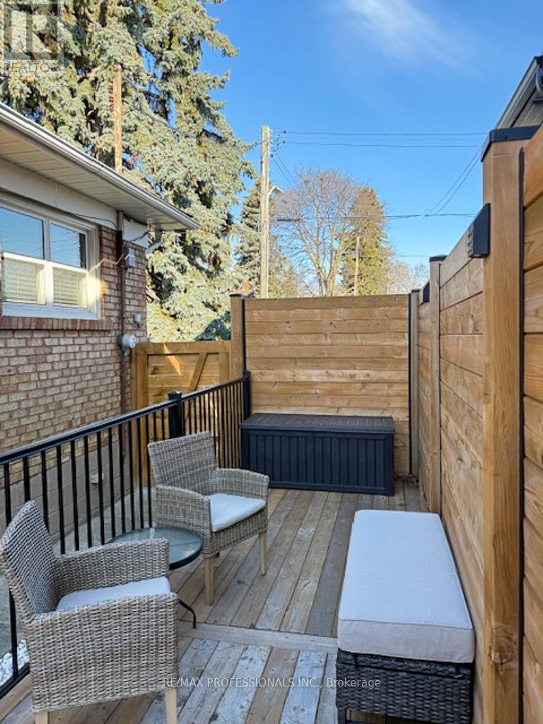 9 Ludlow Avenue, Toronto, Ontario  M8Z 3S7 - Photo 26 - W12913228