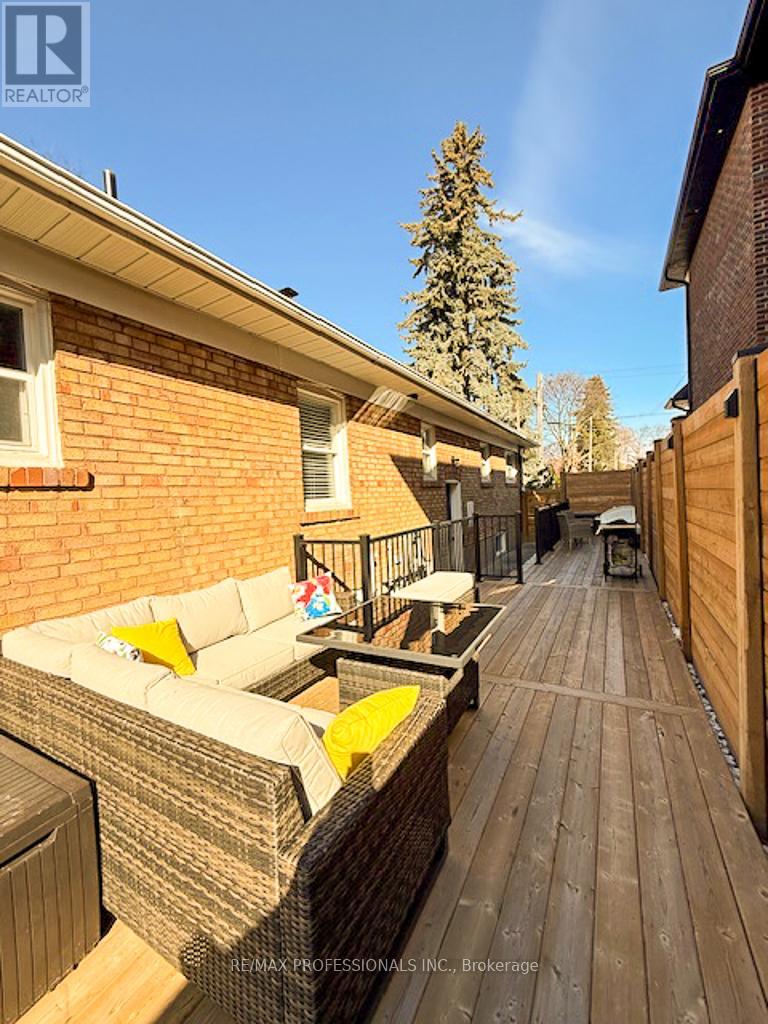 9 Ludlow Avenue, Toronto, Ontario  M8Z 3S7 - Photo 27 - W12913228