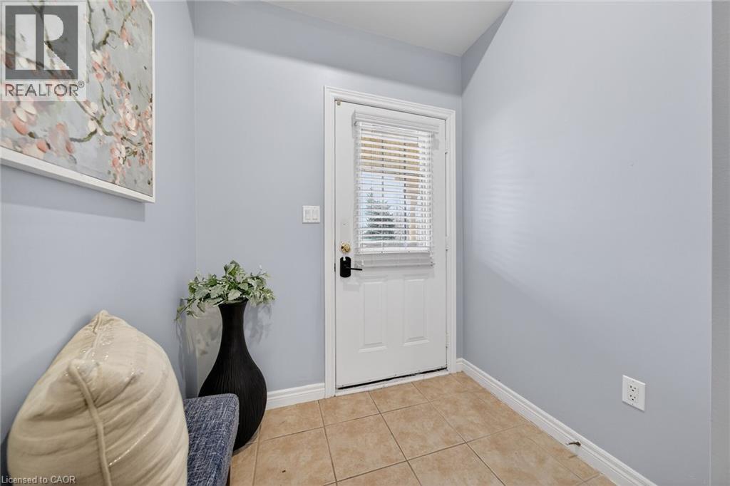 60 Natalia Avenue Unit# 4, Mount Hope, Ontario L0R 1W0 - Photo 5 - 40814454