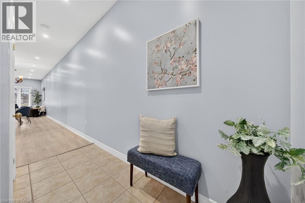 60 Natalia Avenue Unit# 4, Mount Hope, Ontario L0R 1W0 - Photo 6 - 40814454