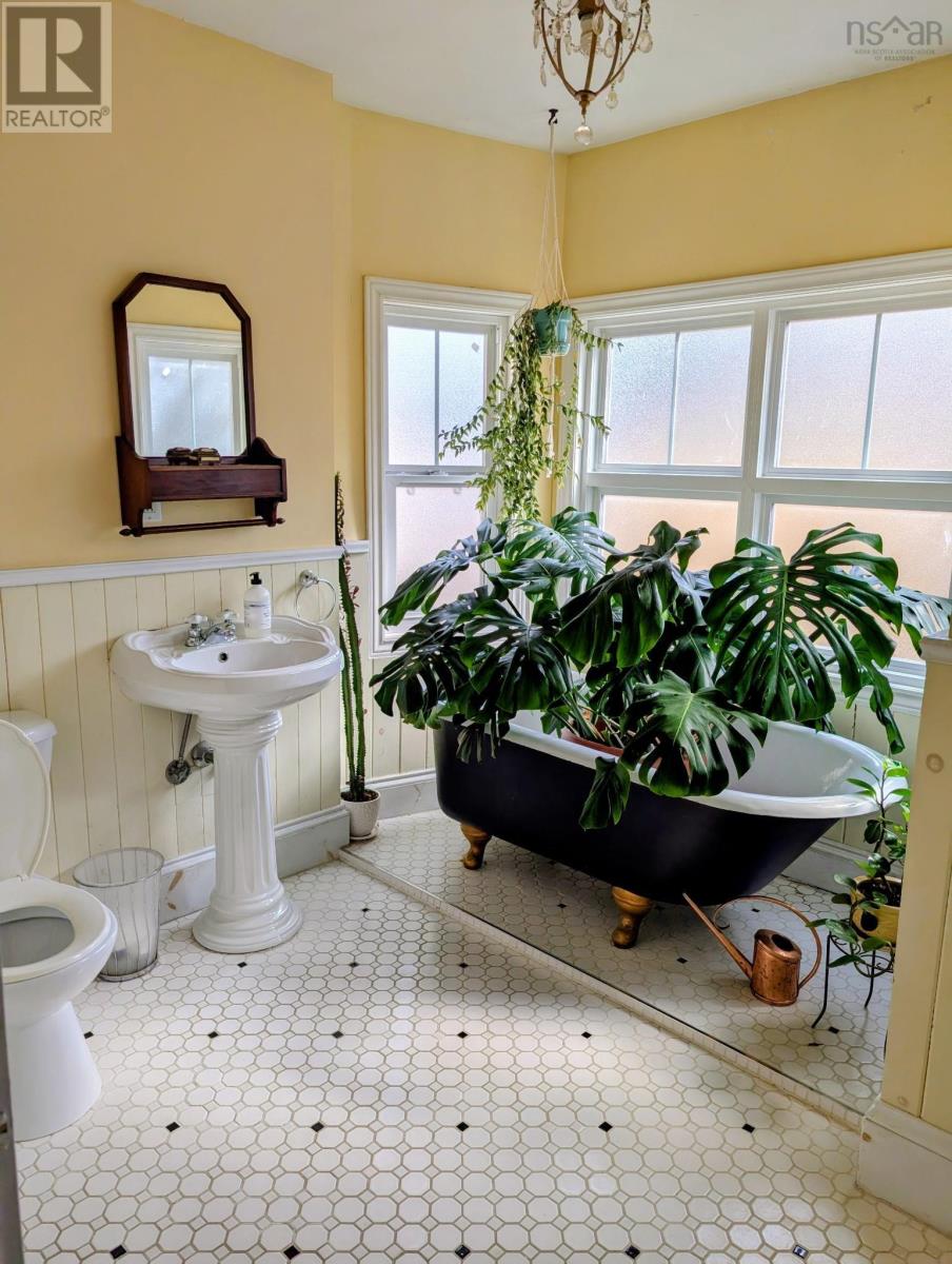 50 Pleasant Street, Dartmouth, Nova Scotia  B2Y 3P5 - Photo 11 - 202605245