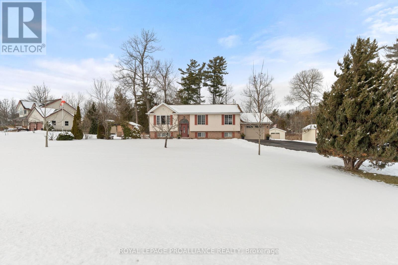 72 Glenburnie Road, Quinte West, Ontario  K8V 5P4 - Photo 1 - X12915016