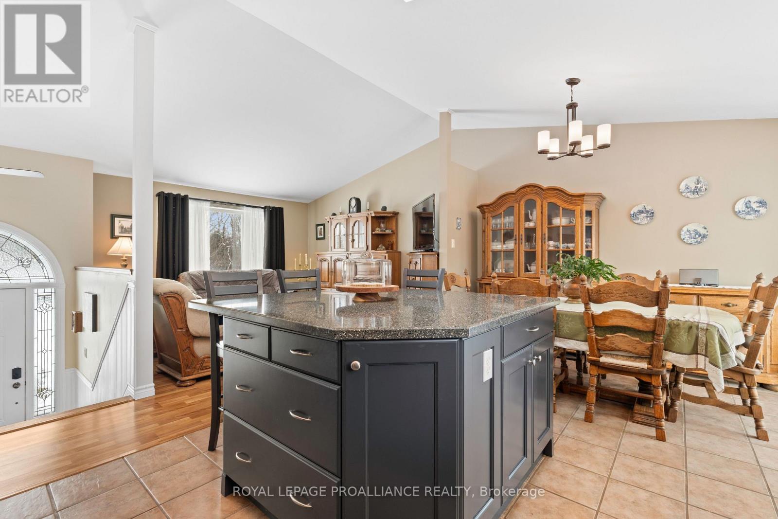 72 Glenburnie Road, Quinte West, Ontario  K8V 5P4 - Photo 15 - X12915016