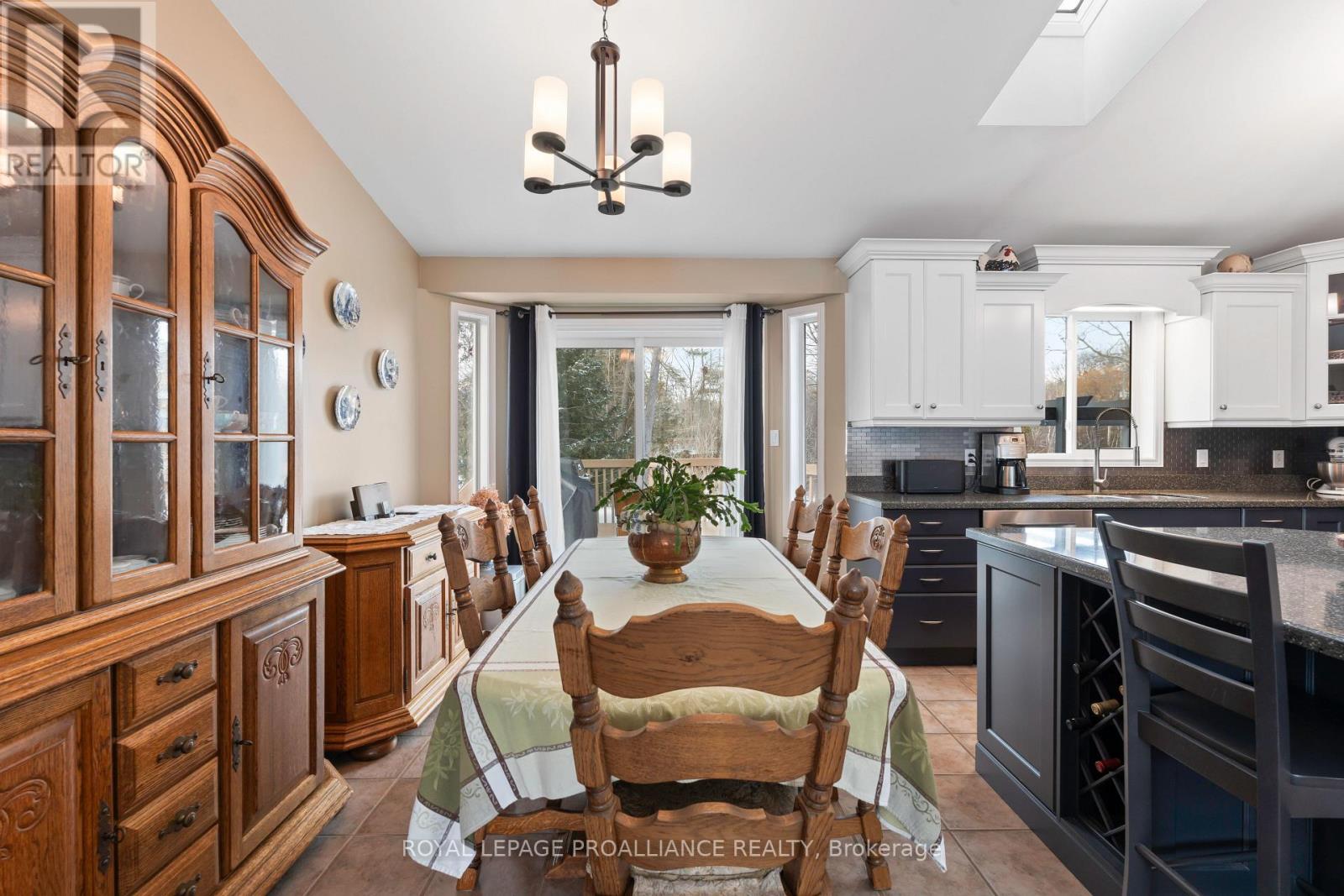 72 Glenburnie Road, Quinte West, Ontario  K8V 5P4 - Photo 8 - X12915016